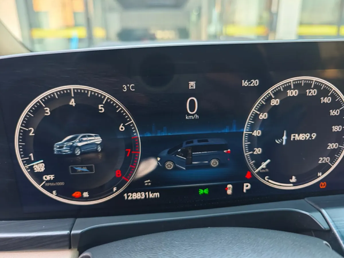 2022 Buick GL8 2.0T 237HP L4 9AT,autocango,china used car exporter,china ev exporter,chinese used car exporter,chinese used ev exporter