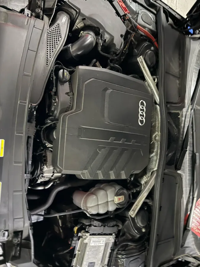 2023 Audi A4L 2.0T 190HP L4 7DCT,autocango,china used car exporter,china ev exporter,chinese used car exporter,chinese used ev exporter