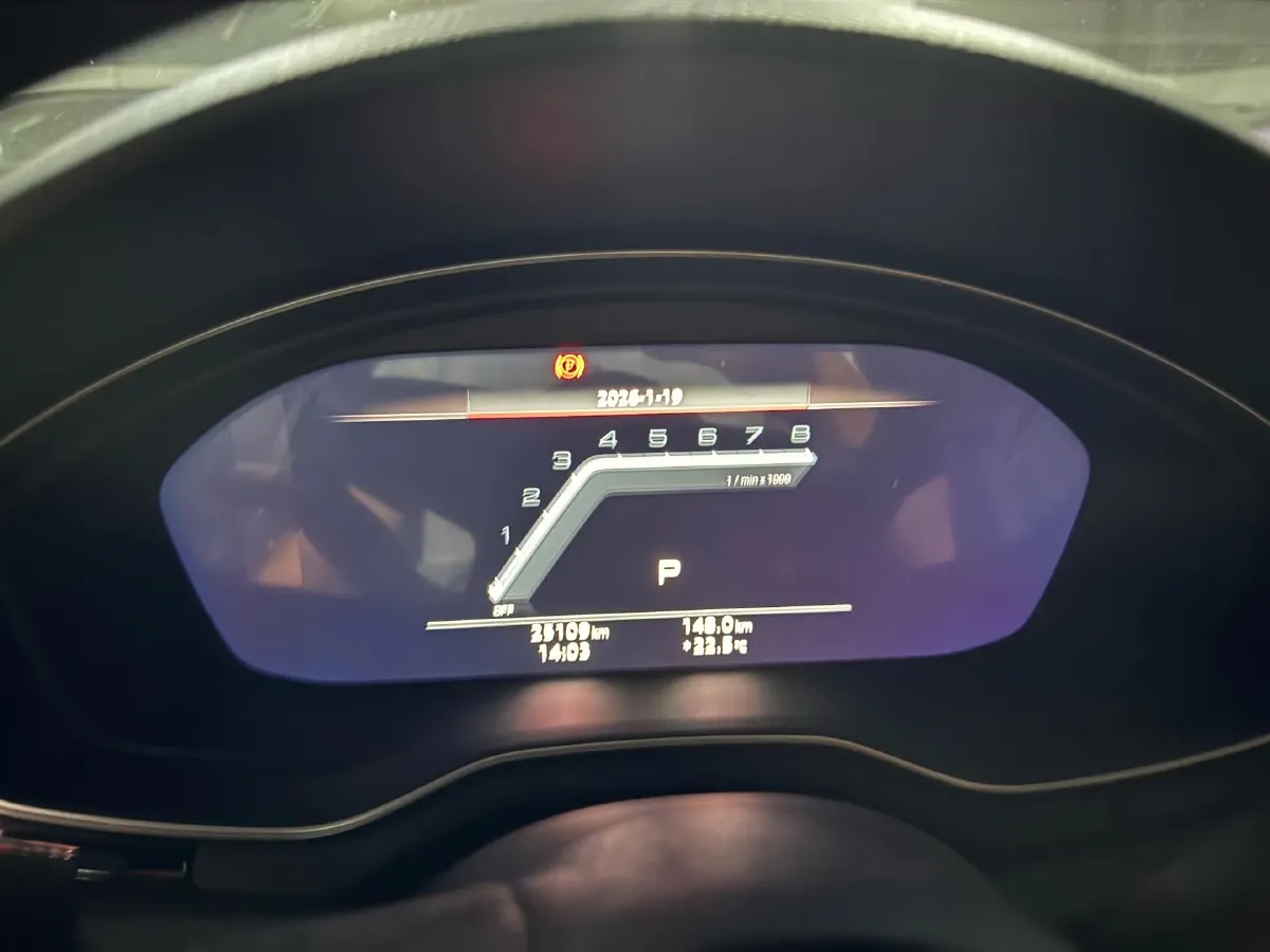 2023 Audi A4L 2.0T 190HP L4 7DCT,autocango,china used car exporter,china ev exporter,chinese used car exporter,chinese used ev exporter