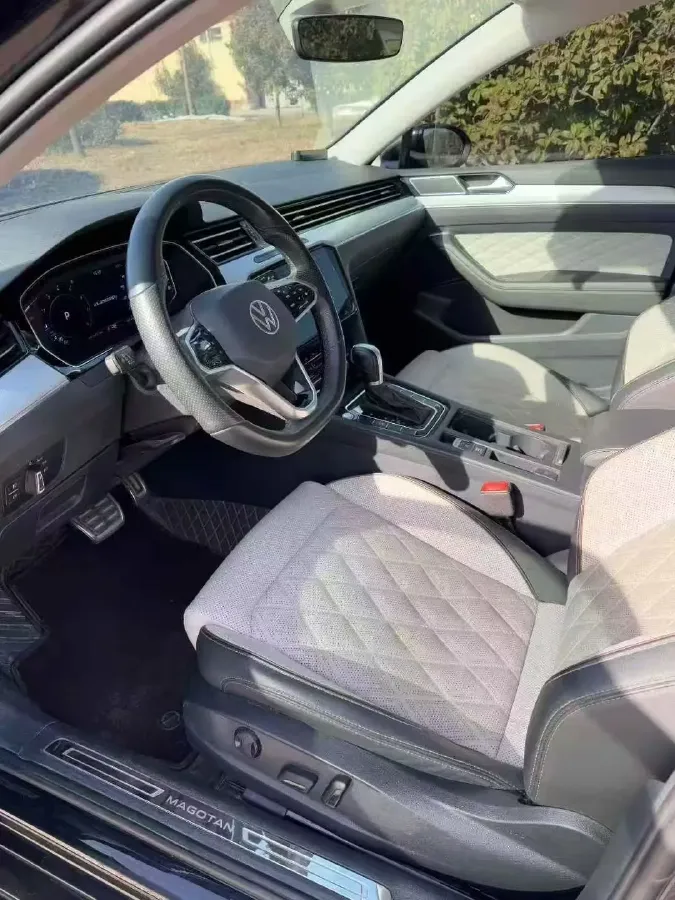 2023 Volkswagen Magotan 2.0T 186HP L4 7DCT,autocango,china used car exporter,china ev exporter,chinese used car exporter,chinese used ev exporter