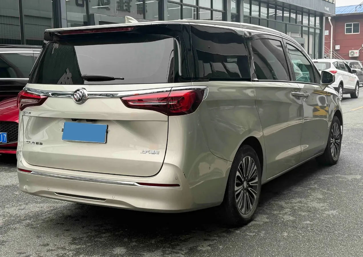 2022 Buick GL8 2.0T 237HP L4 9AT,autocango,china used car exporter,china ev exporter,chinese used car exporter,chinese used ev exporter
