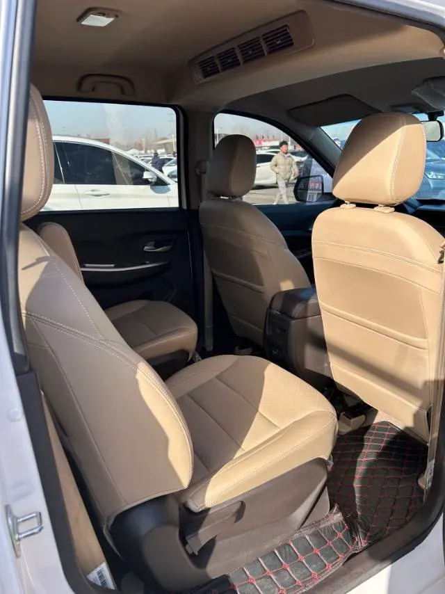 2021 WuLing RongGuang New Truck 1.5L 99HP L4 5MT,autocango,china used car exporter,china ev exporter,chinese used car exporter,chinese used ev exporter