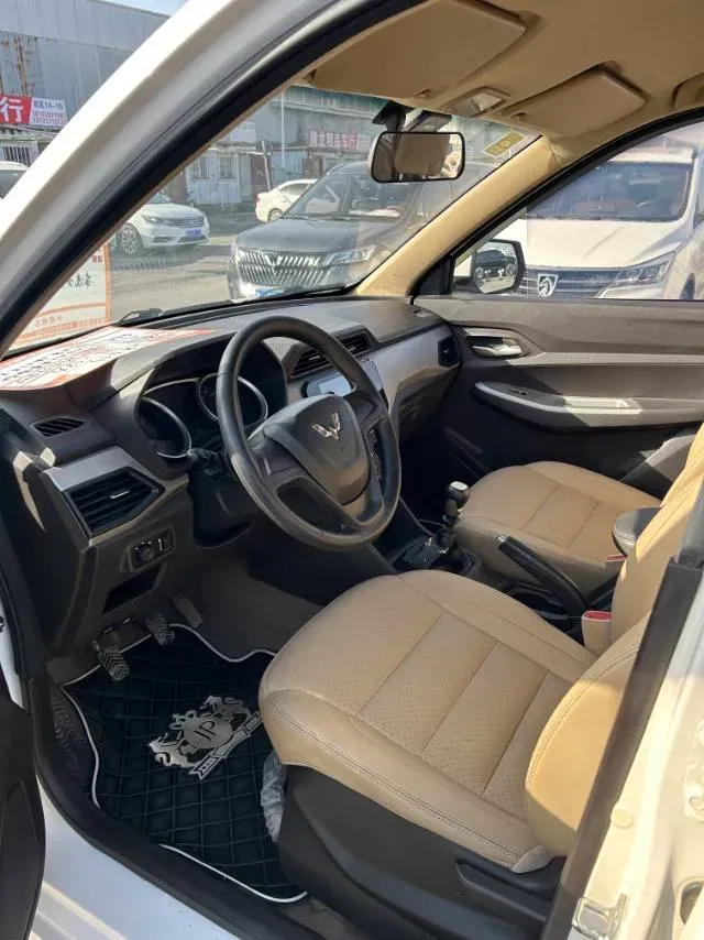 2021 WuLing RongGuang New Truck 1.5L 99HP L4 5MT,autocango,china used car exporter,china ev exporter,chinese used car exporter,chinese used ev exporter