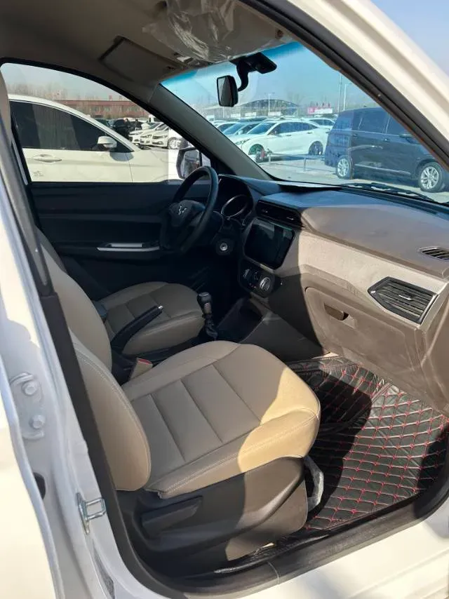 2021 WuLing RongGuang New Truck 1.5L 99HP L4 5MT,autocango,china used car exporter,china ev exporter,chinese used car exporter,chinese used ev exporter