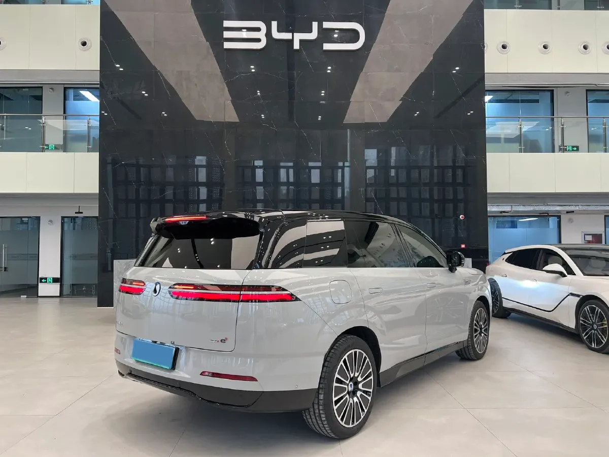 2025 Denza DenzaN8L 2.0T 207HP L4 E-CVT PHEV,autocango,china used car exporter,china ev exporter,chinese used car exporter,chinese used ev exporter