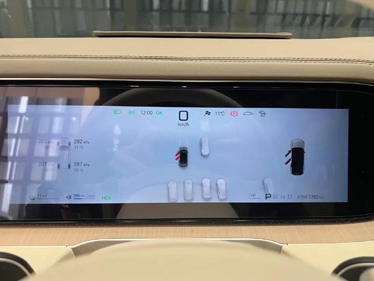 2025 Denza DenzaN8L 2.0T 207HP L4 E-CVT PHEV,autocango,china used car exporter,china ev exporter,chinese used car exporter,chinese used ev exporter