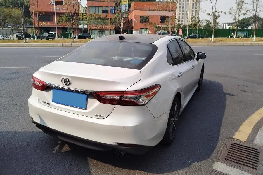 2021 Toyota Camry 2.5L 209HP L4 8AT,autocango,china used car exporter,china ev exporter,chinese used car exporter,chinese used ev exporter