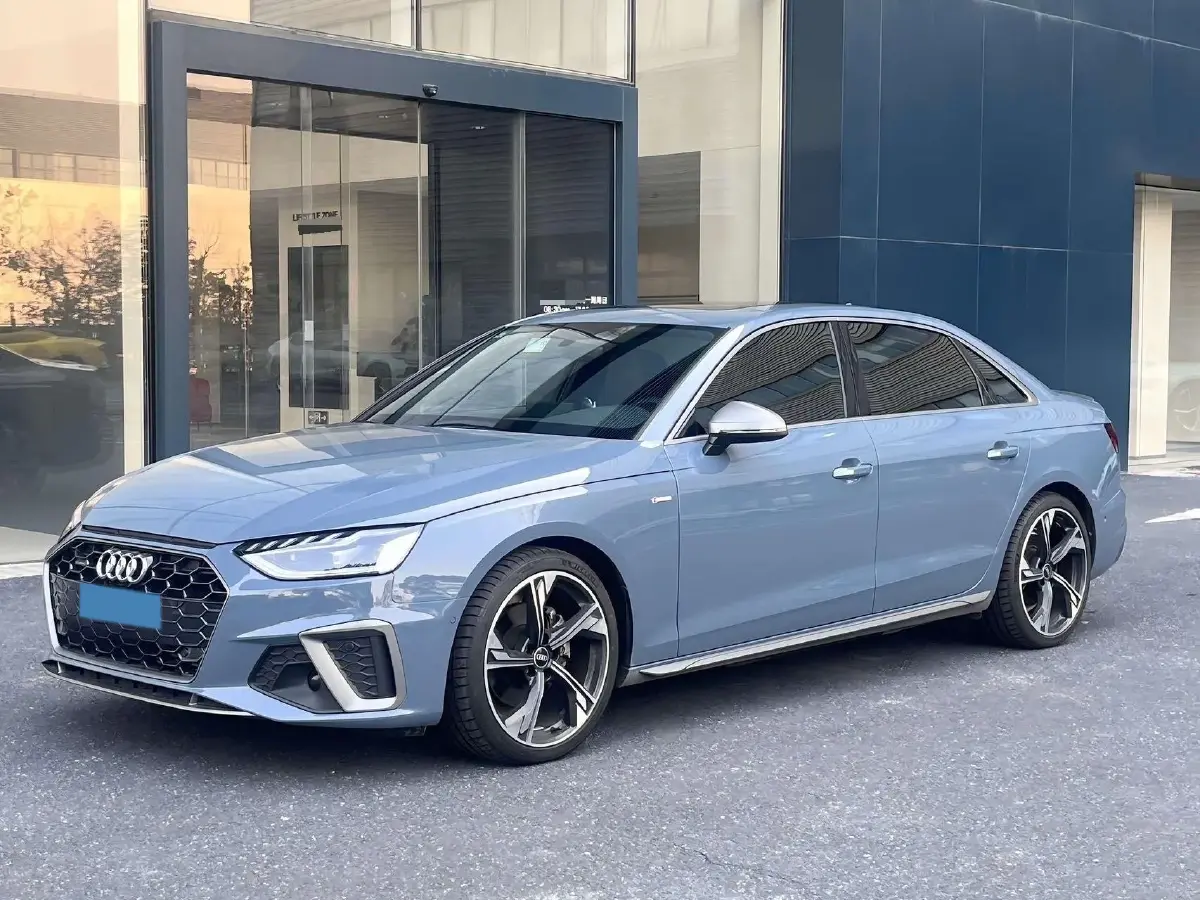 2022 Audi A4L 2.0T 190HP L4 7DCT