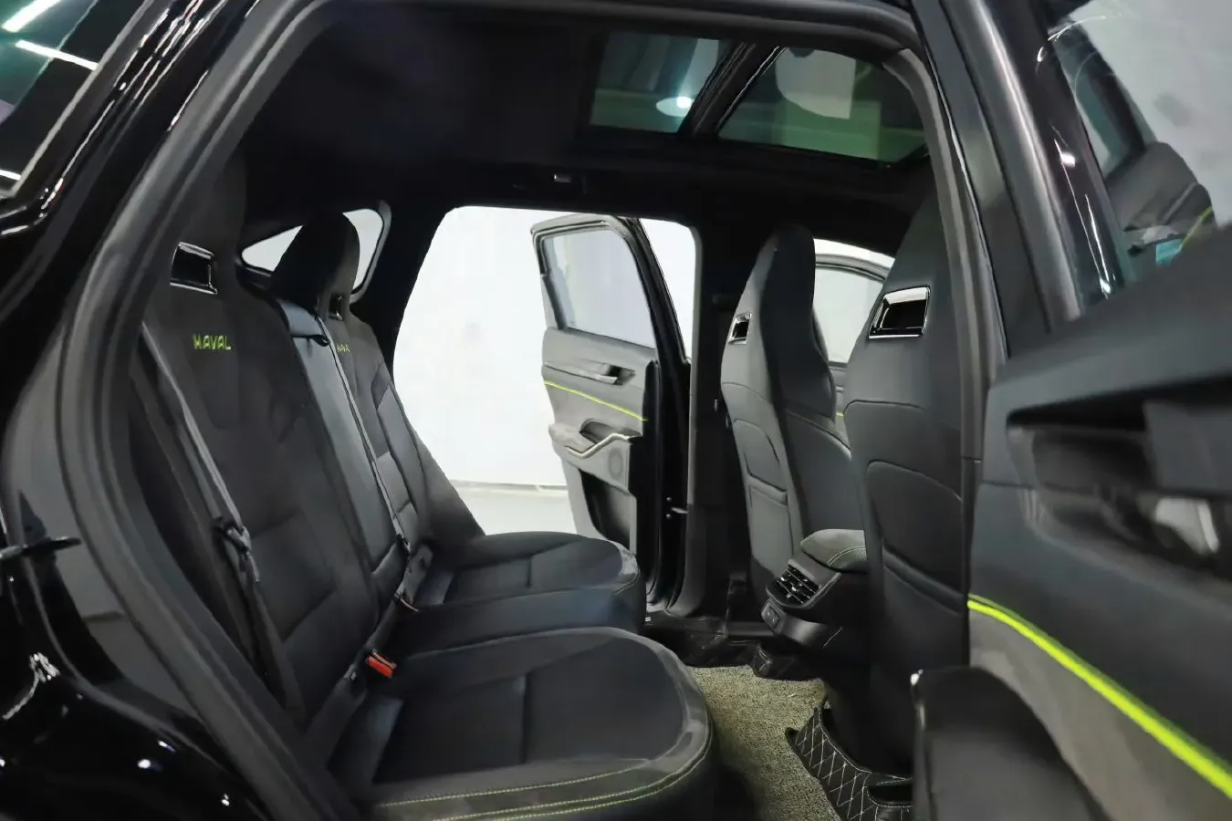 2022 Haval H6S 2.0T 211HP L4 7DCT,autocango,china used car exporter,china ev exporter,chinese used car exporter,chinese used ev exporter