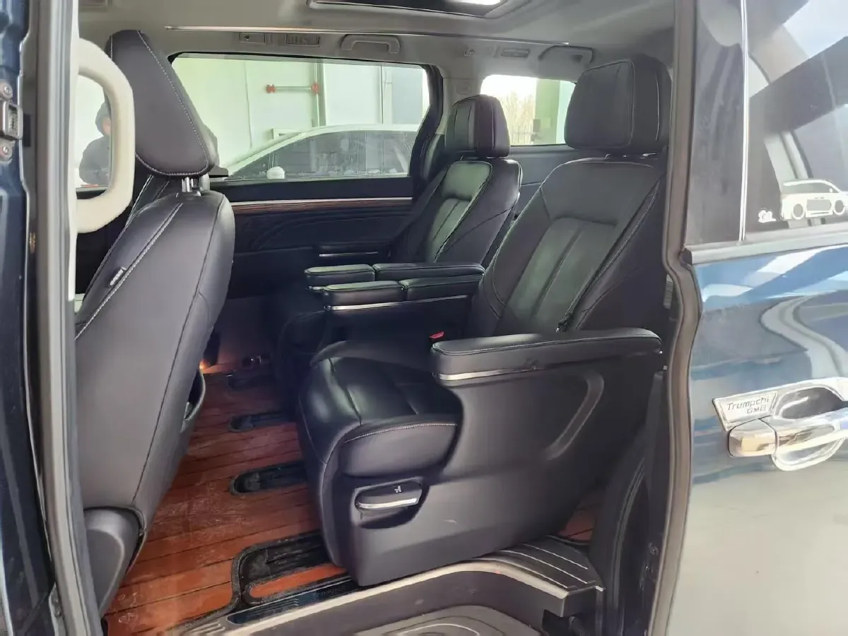 2021 GAC Trumpchi M8 2.0T 252HP L4 8AT,autocango,china used car exporter,china ev exporter,chinese used car exporter,chinese used ev exporter