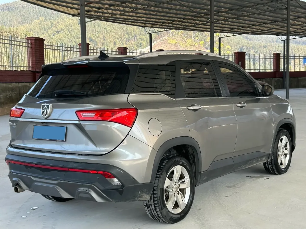 2019 BaoJun 530 1.5T 151HP L4 CVT,autocango,china used car exporter,china ev exporter,chinese used car exporter,chinese used ev exporter
