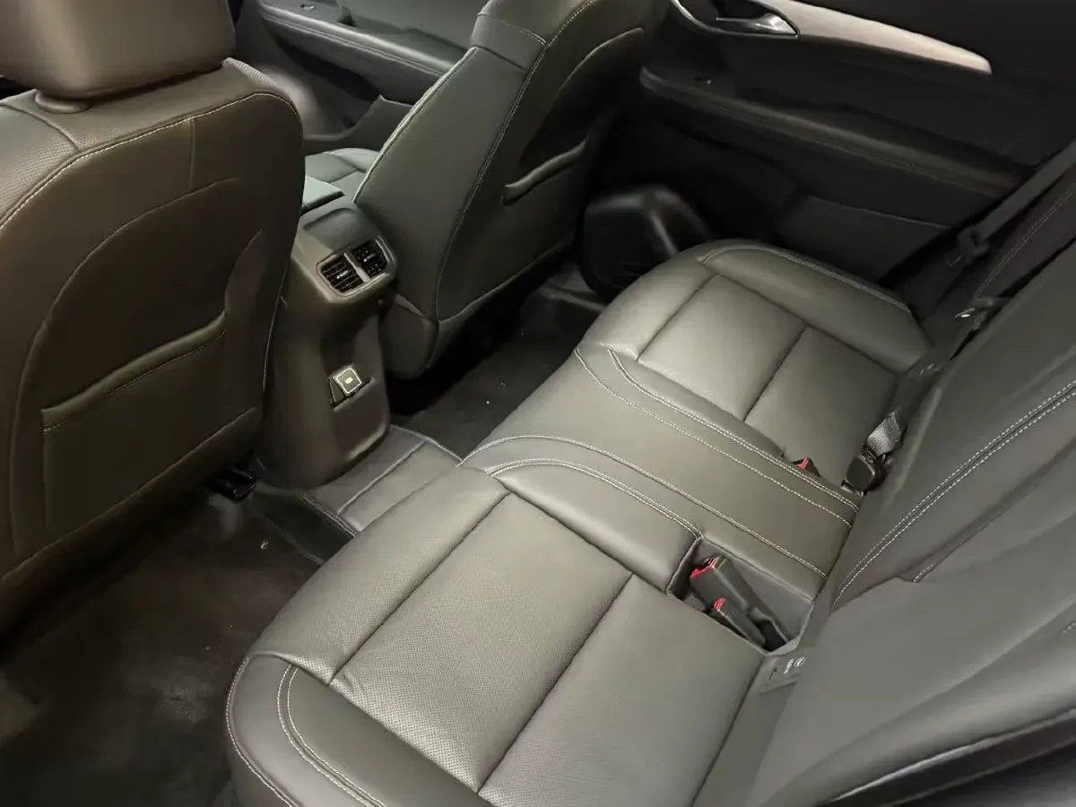 2024 Buick EnvisionPlus 2.0T 237HP L4 9AT,autocango,china used car exporter,china ev exporter,chinese used car exporter,chinese used ev exporter