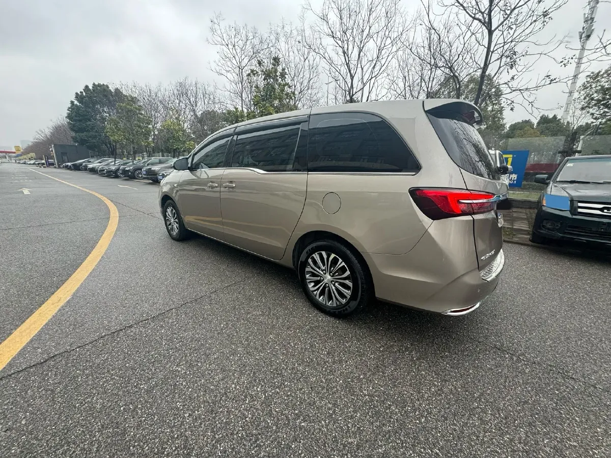 2022 Buick GL8 2.0T 237HP L4 9AT,autocango,china used car exporter,china ev exporter,chinese used car exporter,chinese used ev exporter