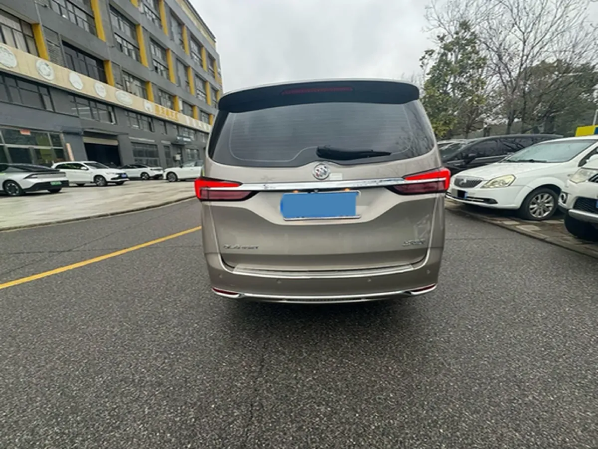 2022 Buick GL8 2.0T 237HP L4 9AT,autocango,china used car exporter,china ev exporter,chinese used car exporter,chinese used ev exporter