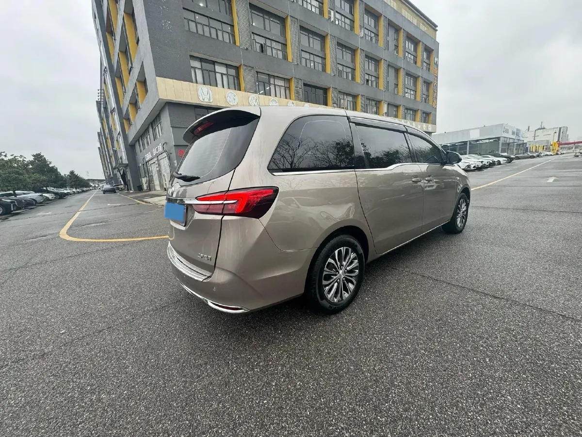2022 Buick GL8 2.0T 237HP L4 9AT,autocango,china used car exporter,china ev exporter,chinese used car exporter,chinese used ev exporter