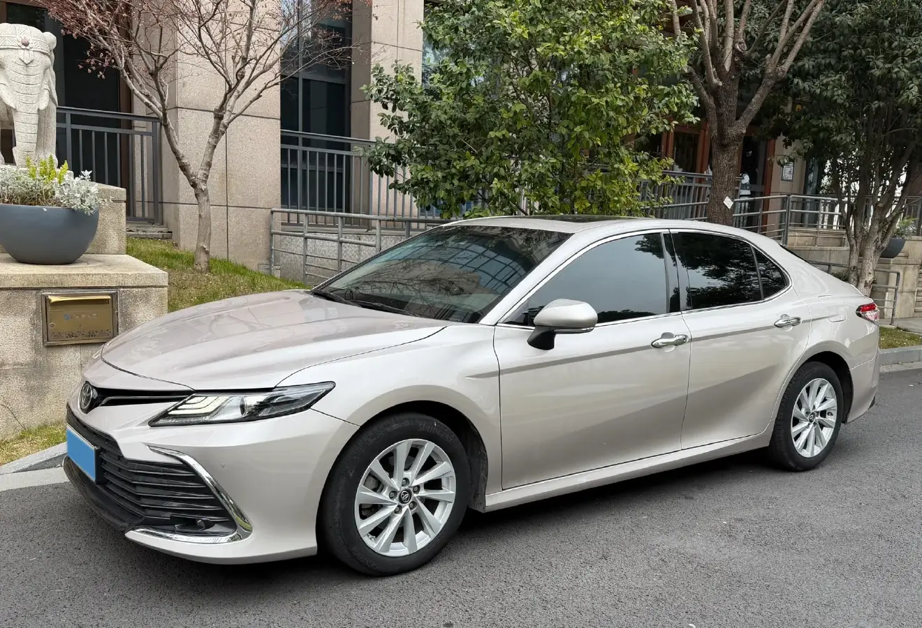 2021 Toyota Camry 2.0L 178HP L4 CVT