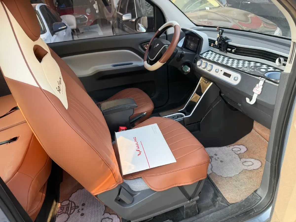 2021 WuLing HongGuang MINI EV BEV 13.9KWH,autocango,china used car exporter,china ev exporter,chinese used car exporter,chinese used ev exporter