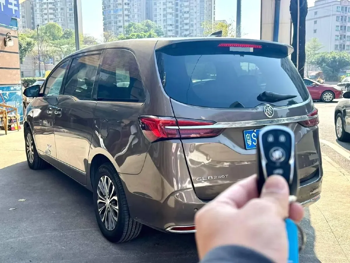 2021 Buick GL8 2.0T 237HP L4 9AT,autocango,china used car exporter,china ev exporter,chinese used car exporter,chinese used ev exporter