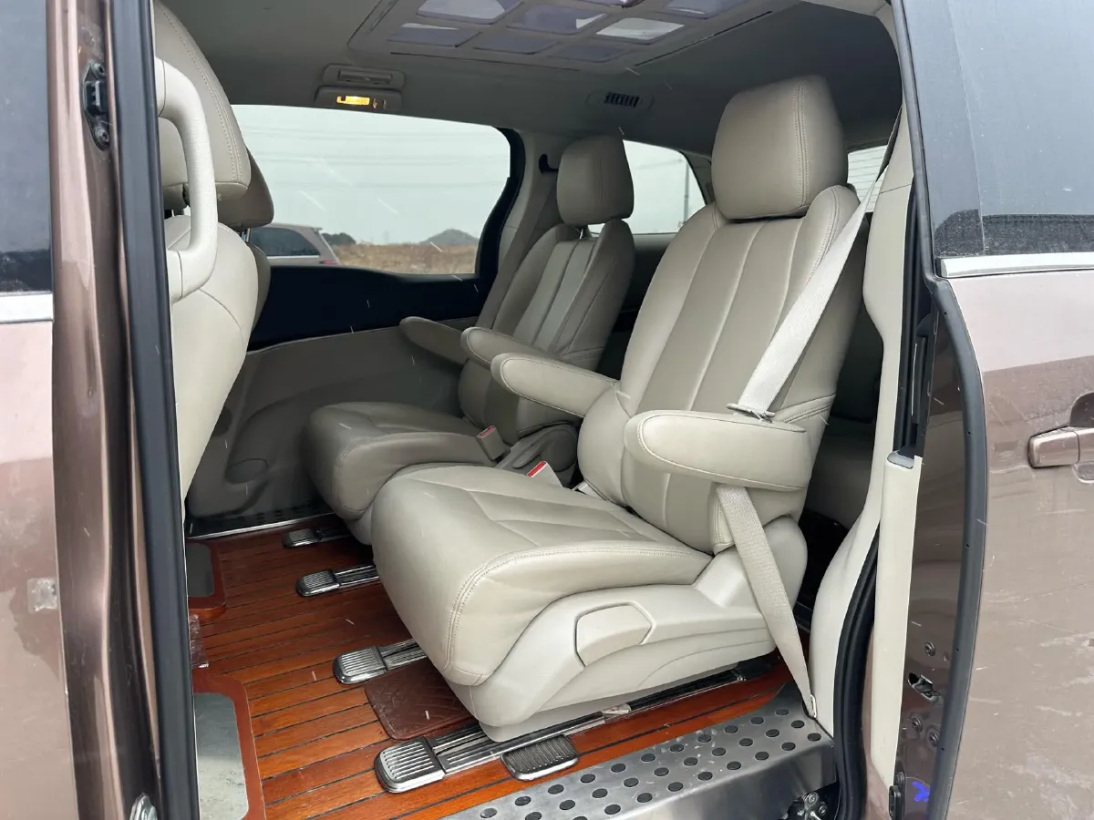 2021 Buick GL8 2.0T 237HP L4 9AT,autocango,china used car exporter,china ev exporter,chinese used car exporter,chinese used ev exporter