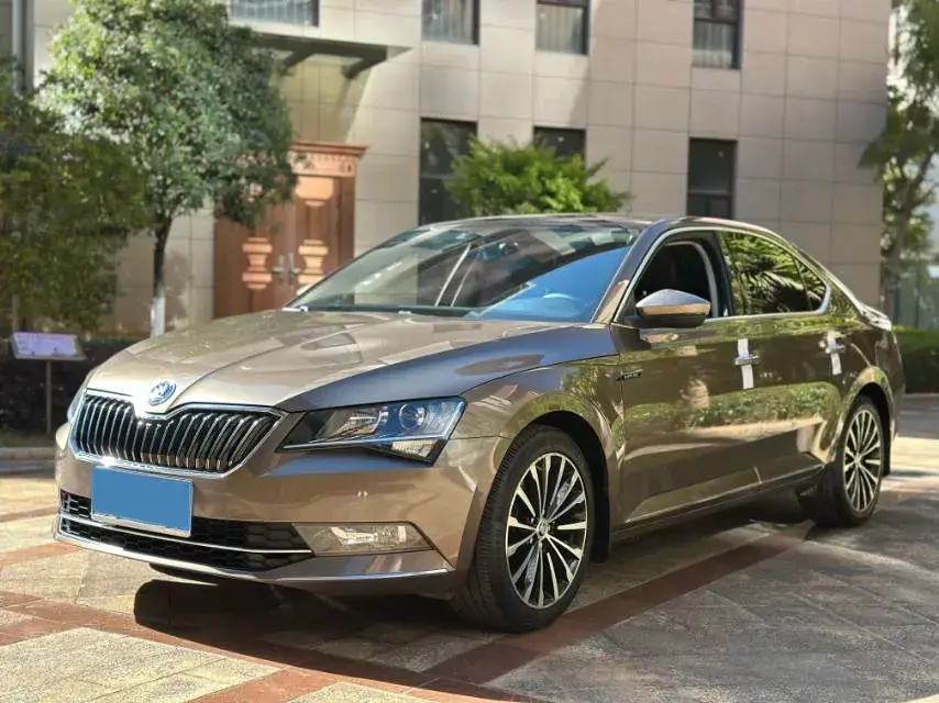 2018 Skoda Superb 1.8T 180HP L4 7DCT