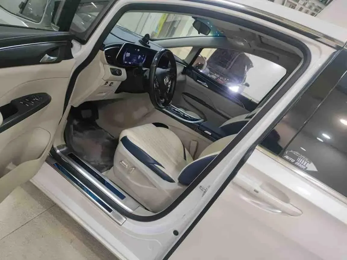 2022 Buick GL8 2.0T 237HP L4 9AT,autocango,china used car exporter,china ev exporter,chinese used car exporter,chinese used ev exporter