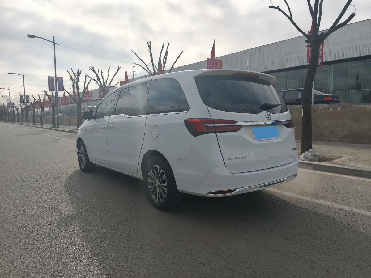 2022 Buick GL8 2.0T 237HP L4 9AT,autocango,china used car exporter,china ev exporter,chinese used car exporter,chinese used ev exporter