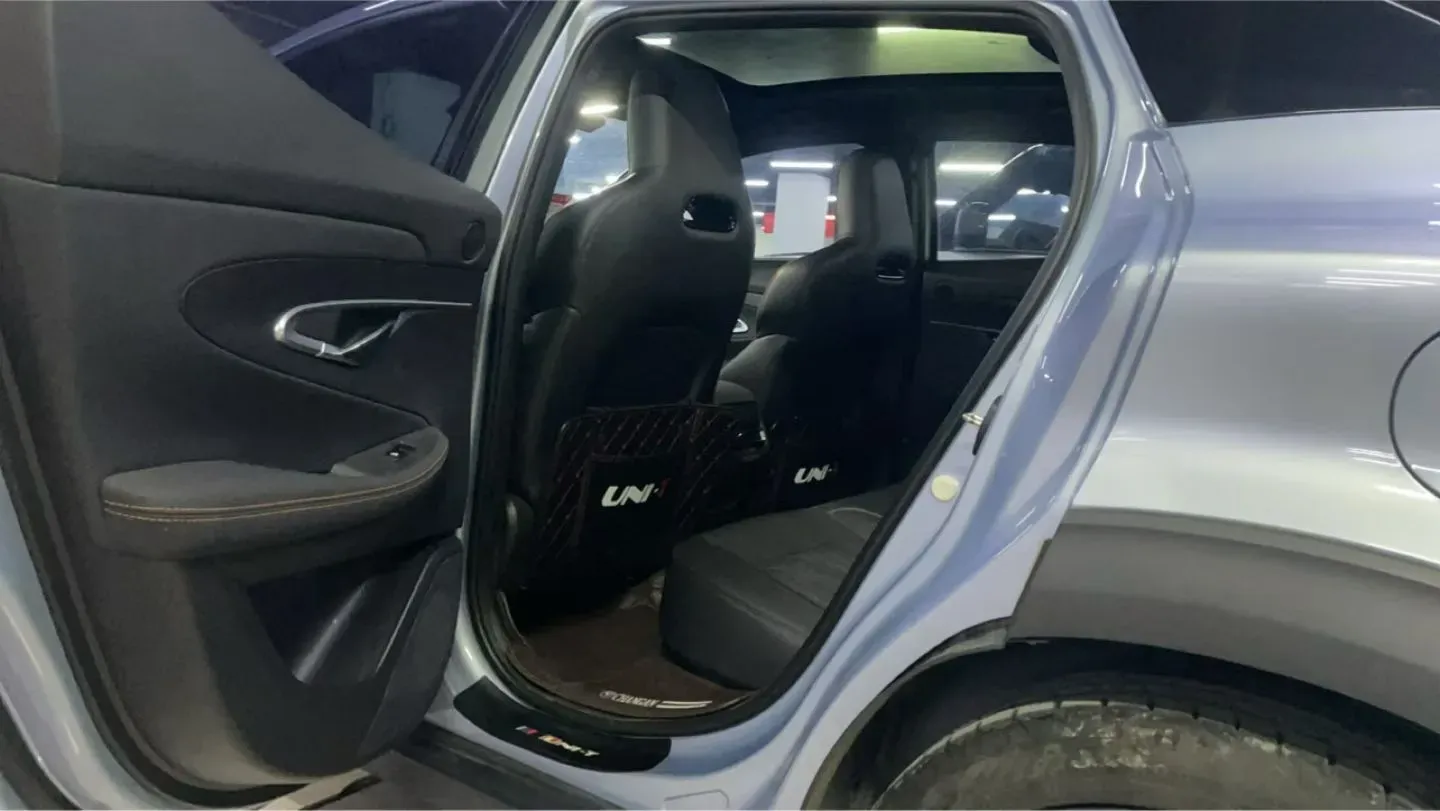 2022 ChangAn UNI-T 1.5T 188HP L4 7DCT,autocango,china used car exporter,china ev exporter,chinese used car exporter,chinese used ev exporter