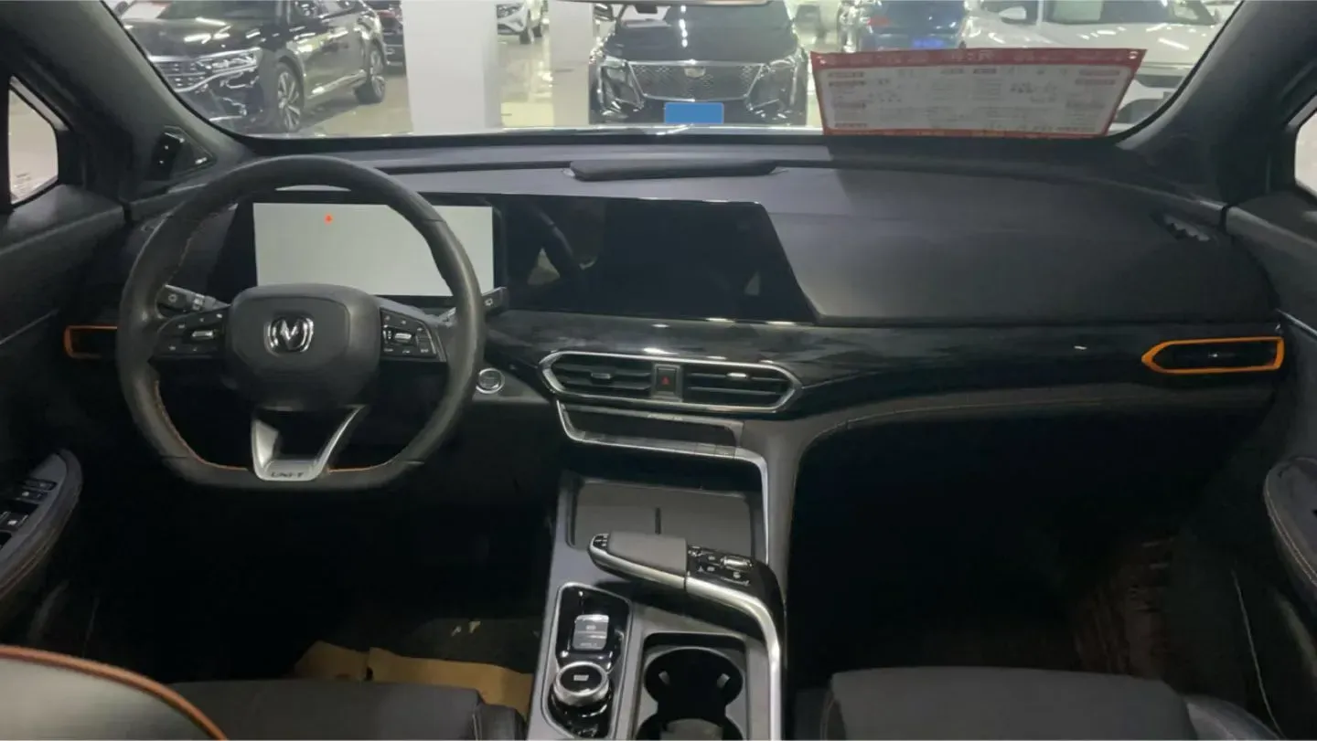 2022 ChangAn UNI-T 1.5T 188HP L4 7DCT,autocango,china used car exporter,china ev exporter,chinese used car exporter,chinese used ev exporter