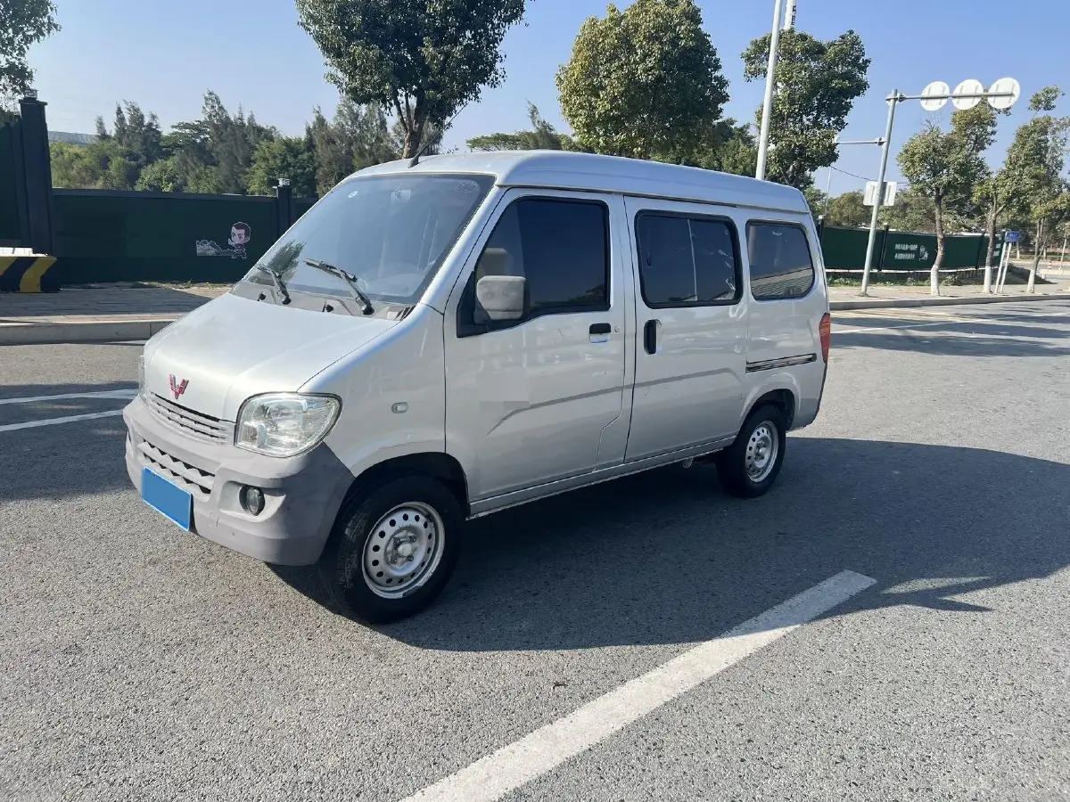 2015 WuLing ZhiGuang 1.2L 82HP L4 5MT