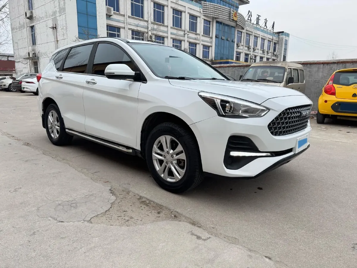 2019 Haval M6 1.5T 150HP L4 7DCT,autocango,china used car exporter,china ev exporter,chinese used car exporter,chinese used ev exporter