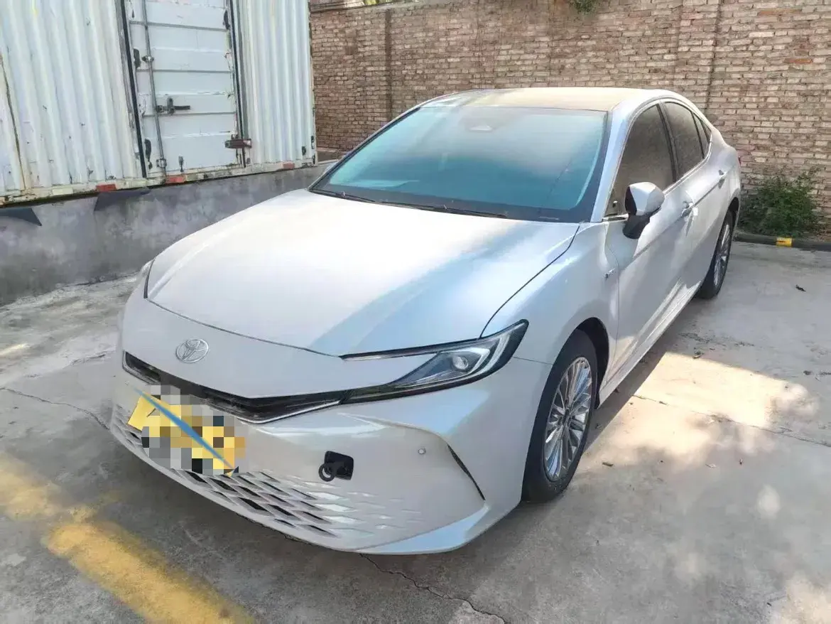 2024 Toyota Camry 2.0L 152HP L4 E-CVT Hybrid