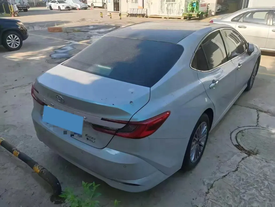2024 Toyota Camry 2.0L 152HP L4 E-CVT Hybrid,autocango,china used car exporter,china ev exporter,chinese used car exporter,chinese used ev exporter