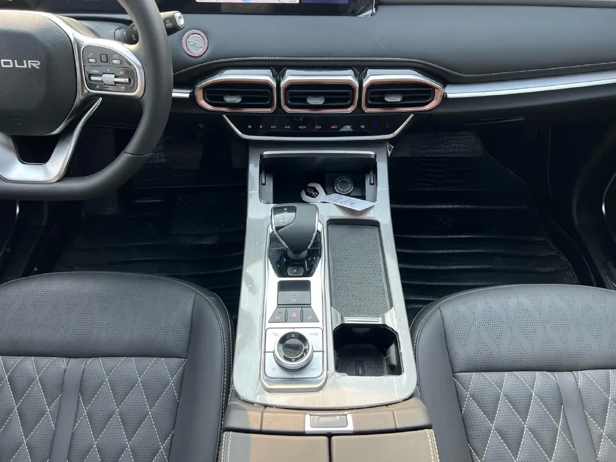 2024 Jetour X70 Plus 1.5T 156HP L4 6DCT,autocango,china used car exporter,china ev exporter,chinese used car exporter,chinese used ev exporter