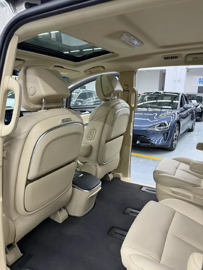 2022 Buick GL8 2.0T 237HP L4 9AT,autocango,china used car exporter,china ev exporter,chinese used car exporter,chinese used ev exporter