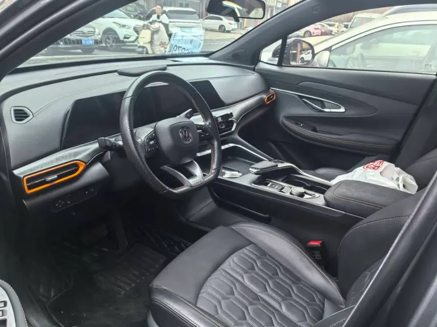 2022 ChangAn UNI-T 1.5T 188HP L4 7DCT,autocango,china used car exporter,china ev exporter,chinese used car exporter,chinese used ev exporter