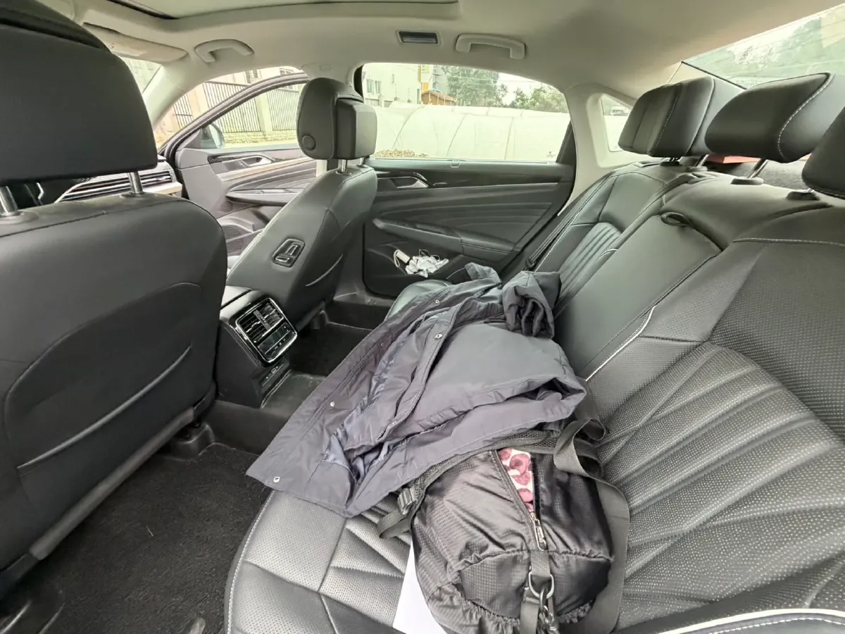 2023 Volkswagen Passat 2.0T 186HP L4 7DCT,autocango,china used car exporter,china ev exporter,chinese used car exporter,chinese used ev exporter