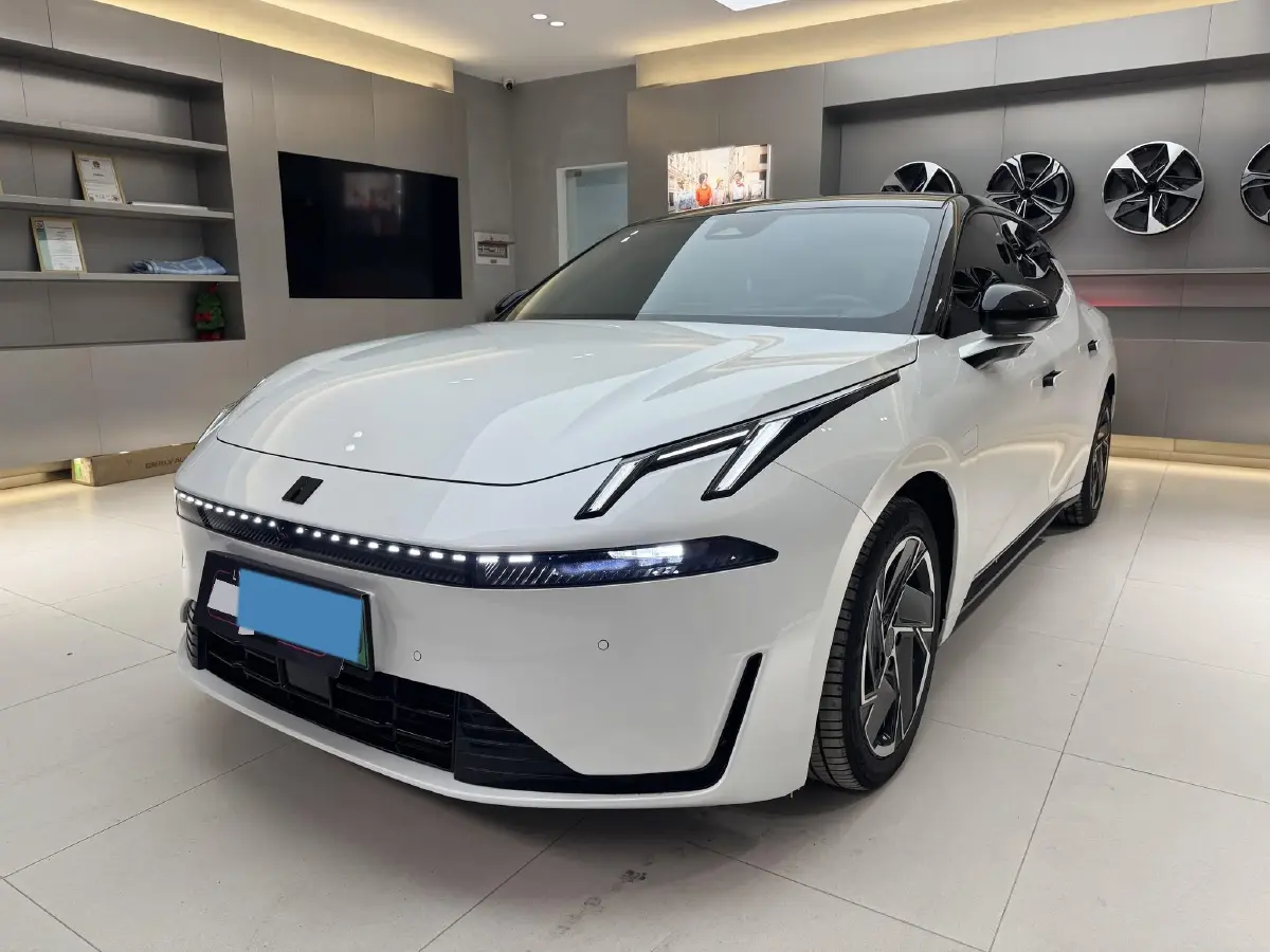 2024 LYNK&CO 01 2.0T 254HP L4 8AT