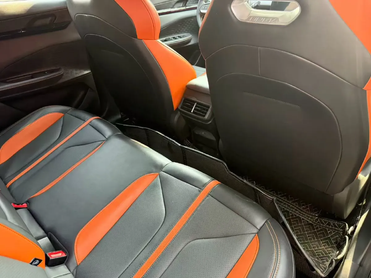 2024 ChangAn UNI-V 1.5T 188HP L4 7DCT,autocango,china used car exporter,china ev exporter,chinese used car exporter,chinese used ev exporter