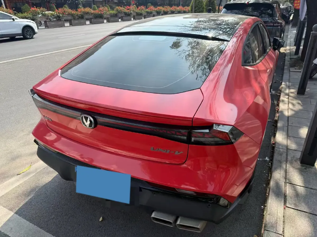 2024 ChangAn UNI-V 1.5T 188HP L4 7DCT,autocango,china used car exporter,china ev exporter,chinese used car exporter,chinese used ev exporter