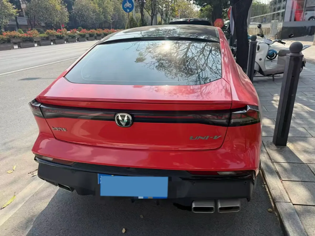 2024 ChangAn UNI-V 1.5T 188HP L4 7DCT,autocango,china used car exporter,china ev exporter,chinese used car exporter,chinese used ev exporter