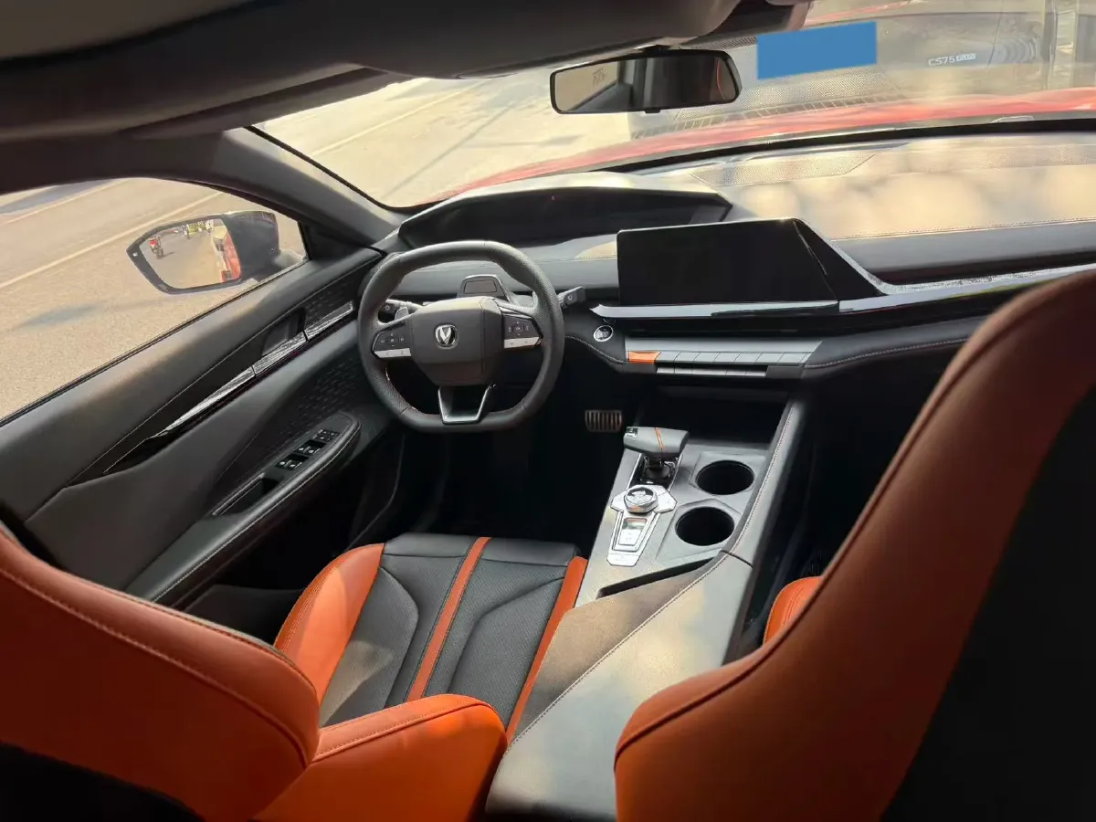 2024 ChangAn UNI-V 1.5T 188HP L4 7DCT,autocango,china used car exporter,china ev exporter,chinese used car exporter,chinese used ev exporter