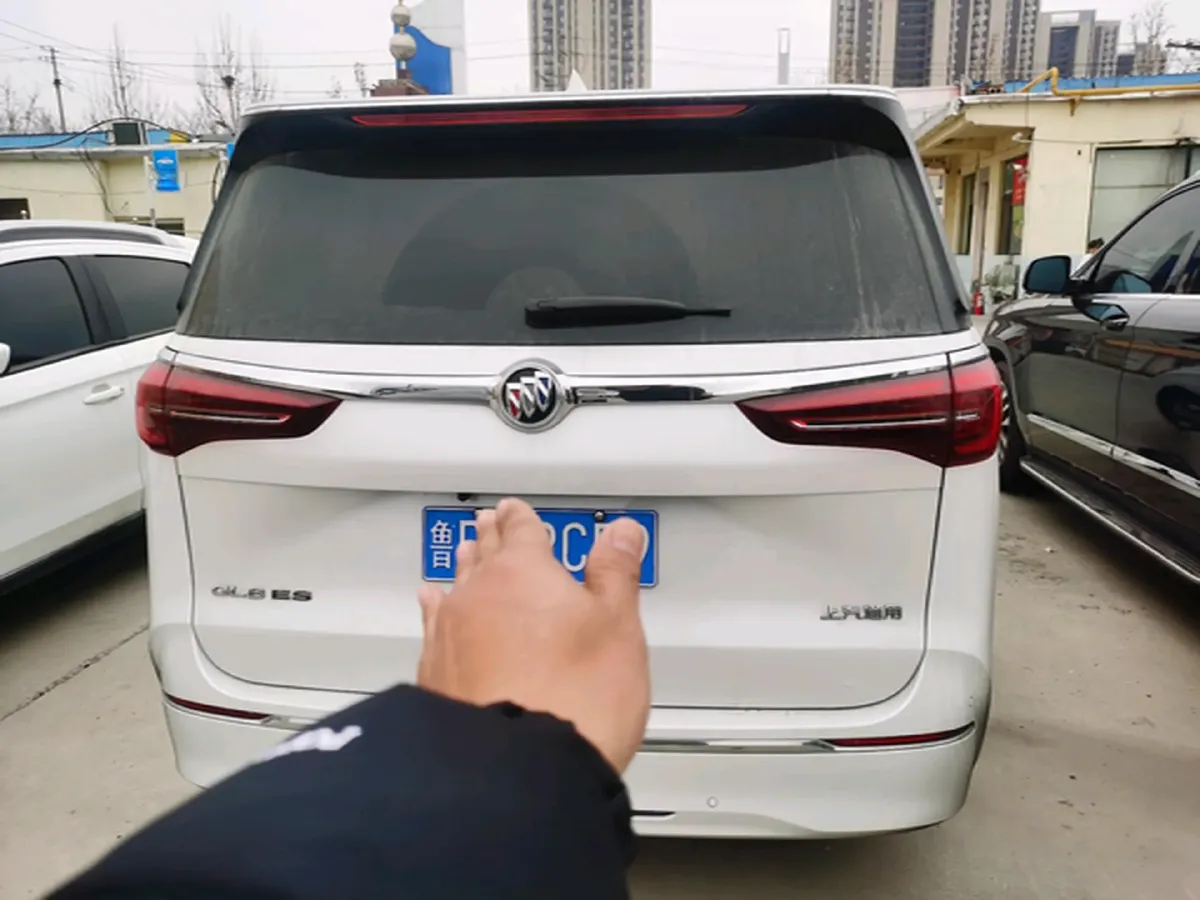 2023 Buick GL8 2.0T 237HP L4 9AT,autocango,china used car exporter,china ev exporter,chinese used car exporter,chinese used ev exporter