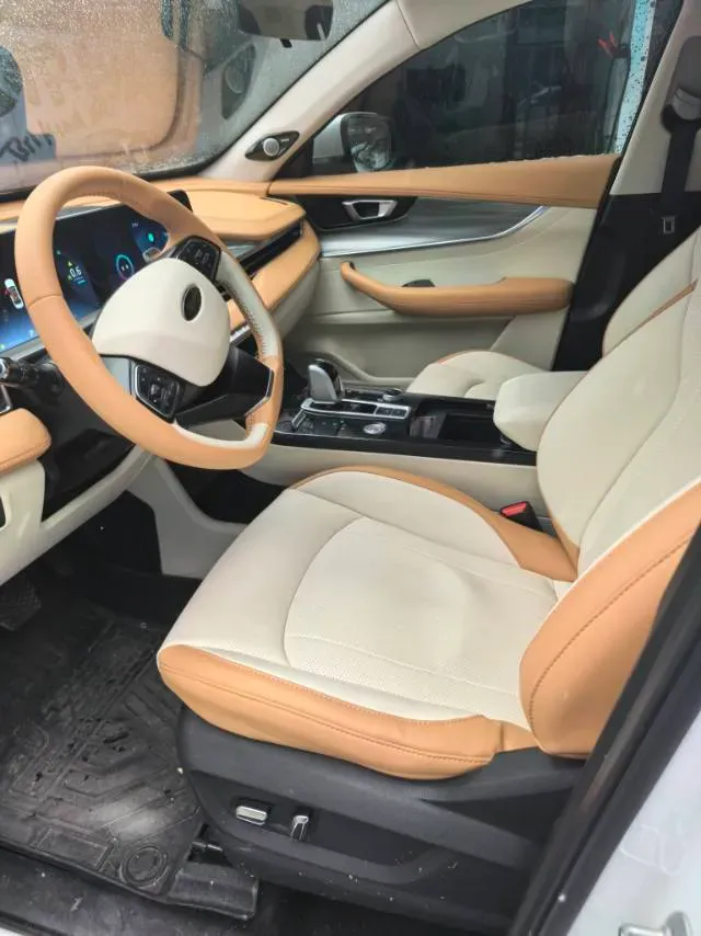 2021 Chery Tiggo 8 Plus 1.6T 197HP L4 7DCT,autocango,china used car exporter,china ev exporter,chinese used car exporter,chinese used ev exporter