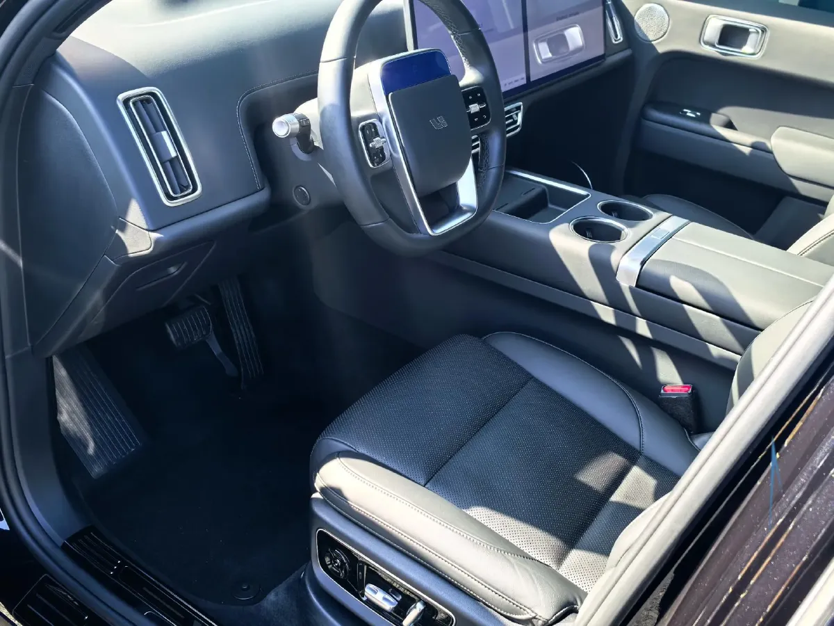 2023 Li L7 Range Extended 154HP REEV 40.9KWH,autocango,china used car exporter,china ev exporter,chinese used car exporter,chinese used ev exporter