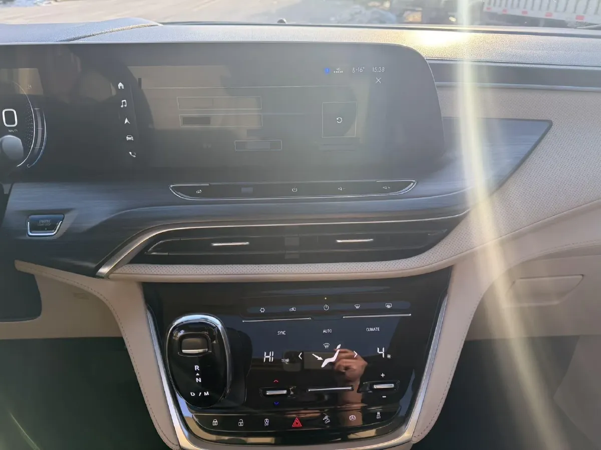 2022 Buick GL8 2.0T 237HP L4 9AT,autocango,china used car exporter,china ev exporter,chinese used car exporter,chinese used ev exporter