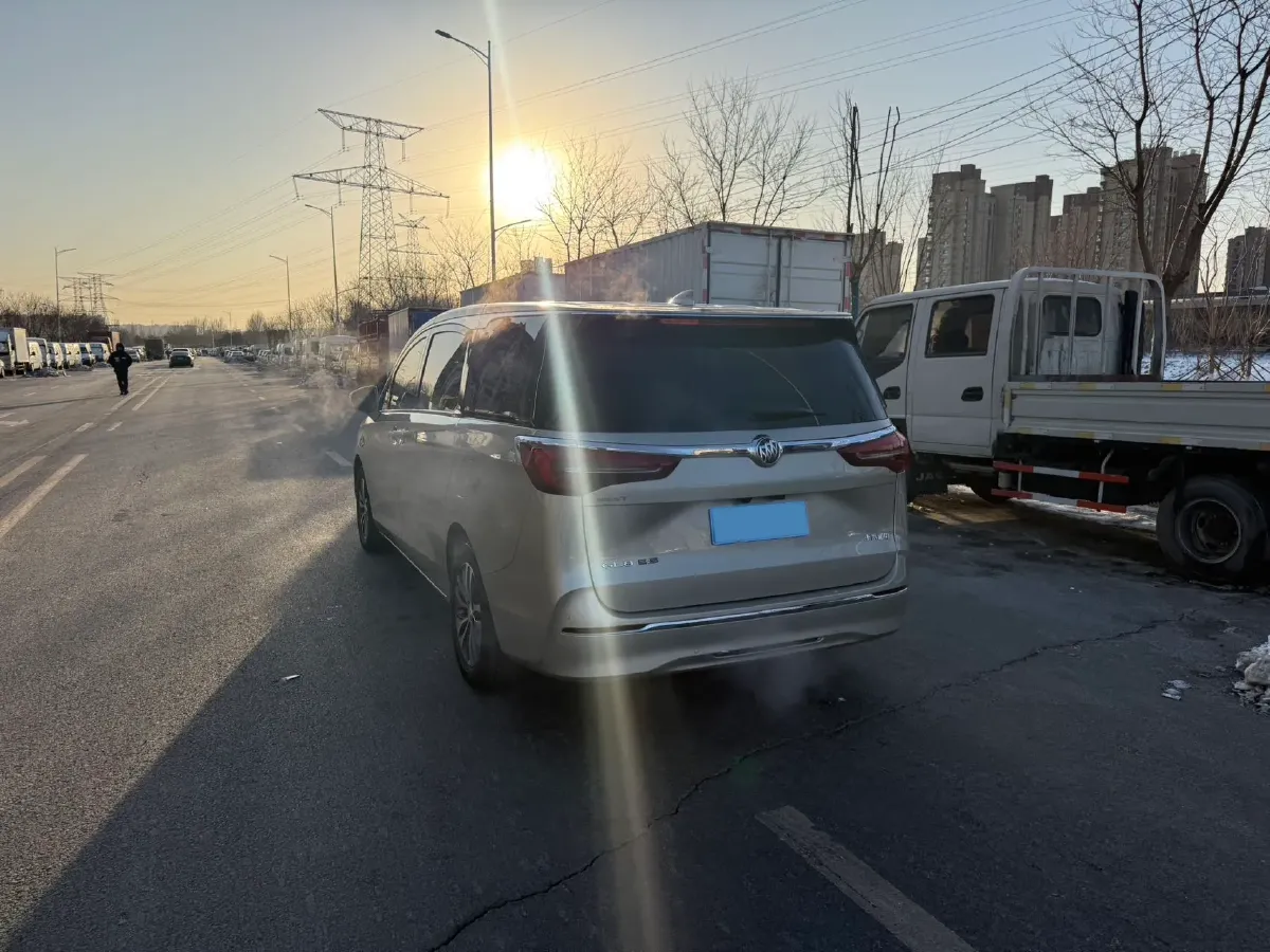 2022 Buick GL8 2.0T 237HP L4 9AT,autocango,china used car exporter,china ev exporter,chinese used car exporter,chinese used ev exporter