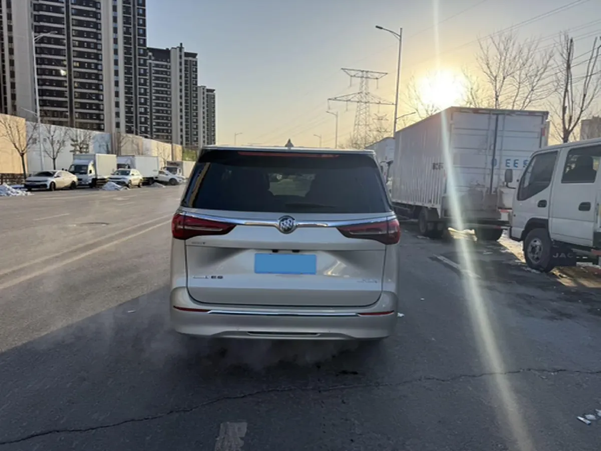 2022 Buick GL8 2.0T 237HP L4 9AT,autocango,china used car exporter,china ev exporter,chinese used car exporter,chinese used ev exporter
