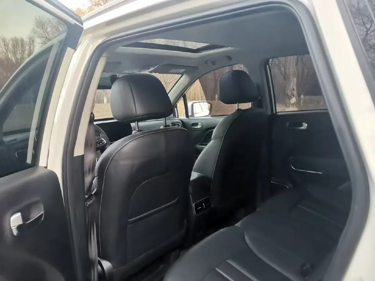 2022 GAC Trumpchi GS3 1.5T 169HP L4 6AT,autocango,china used car exporter,china ev exporter,chinese used car exporter,chinese used ev exporter