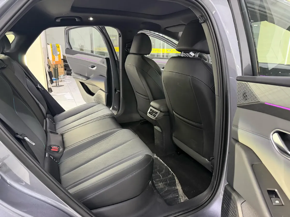 2025 BYD QinL BEV,autocango,china used car exporter,china ev exporter,chinese used car exporter,chinese used ev exporter