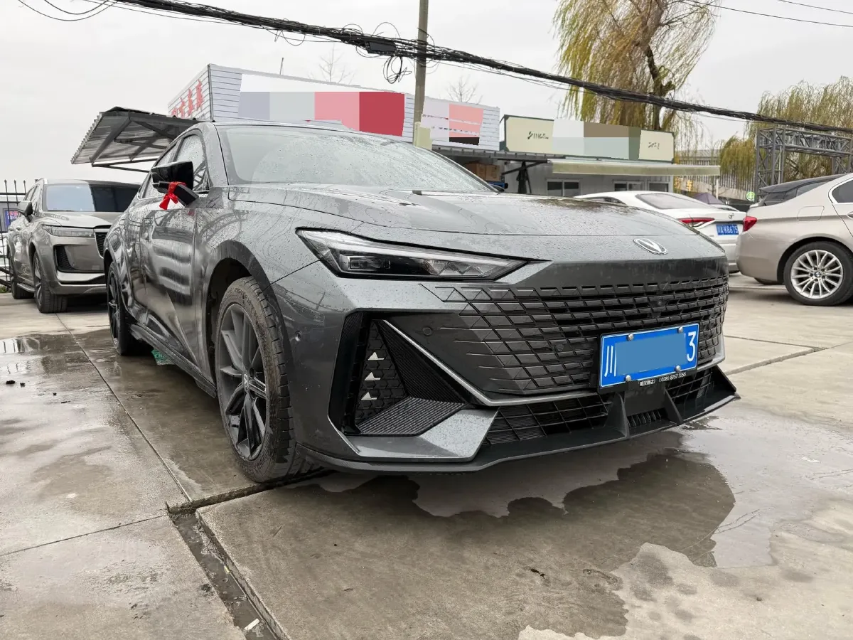 2022 ChangAn UNI-V 1.5T 188HP L4 7DCT,autocango,china used car exporter,china ev exporter,chinese used car exporter,chinese used ev exporter